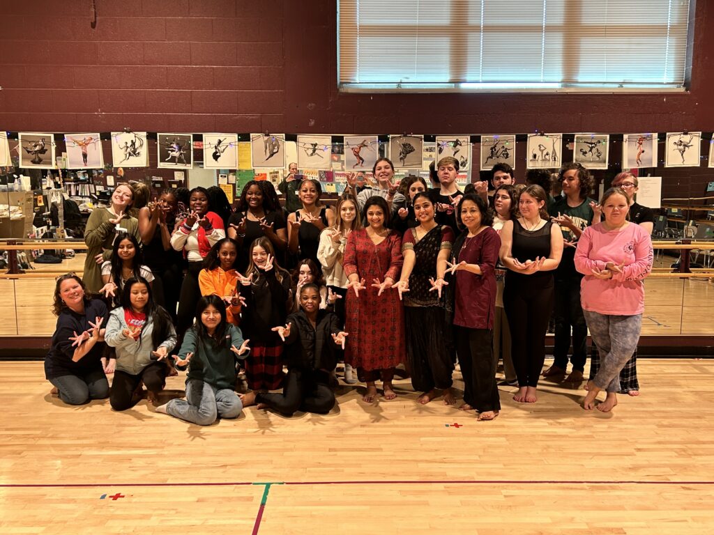 India Dance Teachers Deepti Mukund Navile, Gowrie Velayudhapillai & Tulsi Rughoonundun teach workshops at KIHS & QACHS