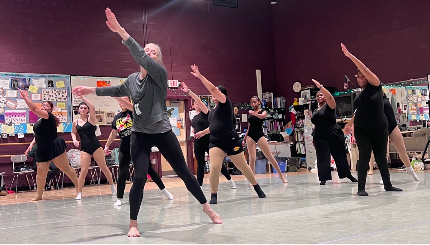 Amy leading a Paul Taylor technique class at Queen Annes County High School