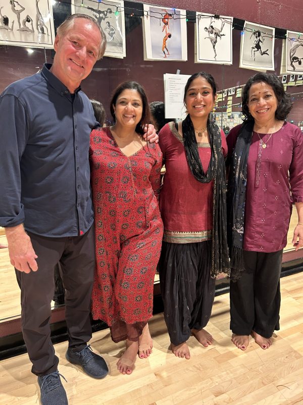 India Dance Teachers Deepti Mukund Navile, Gowrie Velayudhapillai & Tulsi Rughoonundun teach workshops at KIHS & QACHS